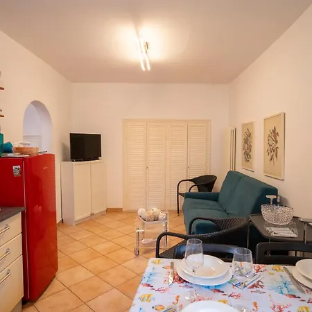 La Via Del Mare By Portofinovacanze Апартаменты Рапалло